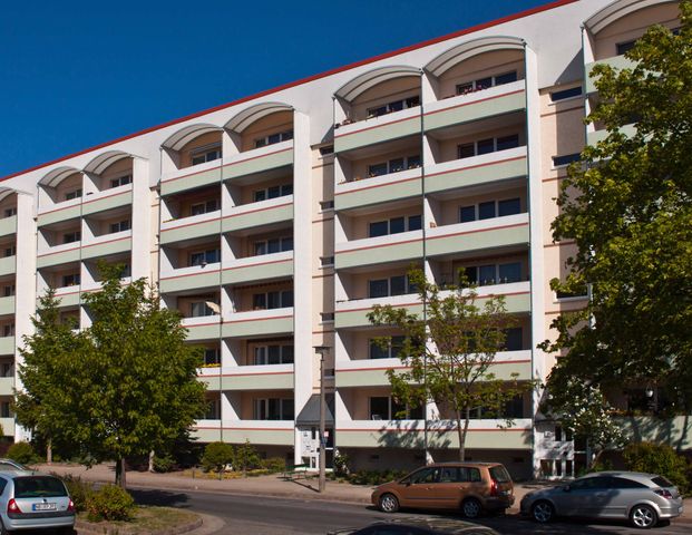 Wohnung mit Balkon in der 3. Etage auf dem Lindenberg! - Foto 1