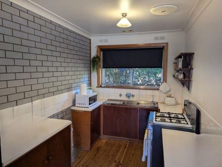 Unit 2/339 Beechworth Road - Photo 5