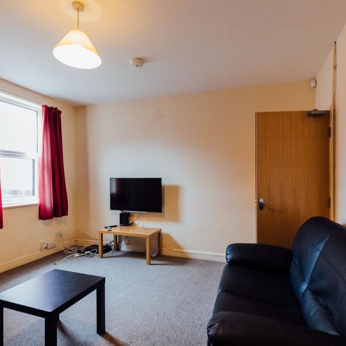 1 bedroom in a house share to rent - Photo 1