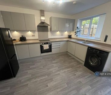 3 bedroom semi-detached house to rent - Photo 3