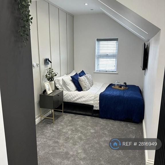 1 bedroom in a house share to rent - Photo 1