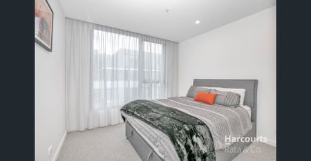 Spacious 3-Bedroom Apartment with Stunning City Views in Brunswick East - Photo 4