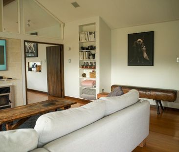 Spacious Sunny Family Home - Photo 5