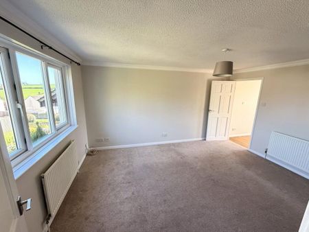 3 bedroom maisonette to rent - Photo 2