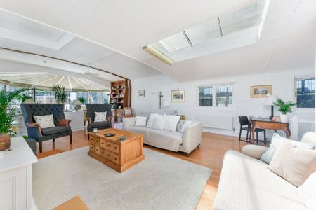 4 Bed House Boat, Prospect Moorings, SW18 - Photo 4