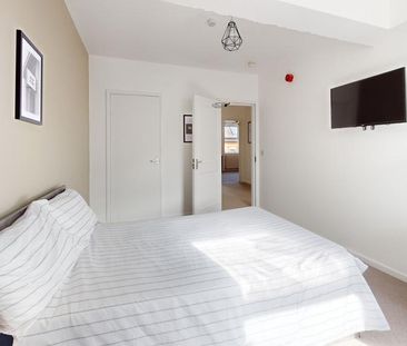 1 bedroom in a house share to rent - Photo 1