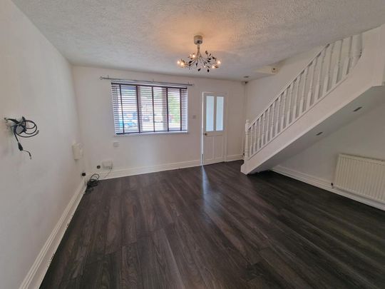 2 bedroom terraced house to rent - Photo 1