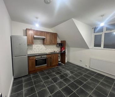 3 bedroom flat to rent - Photo 6