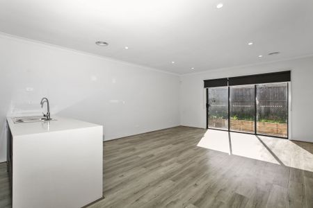 Beautiful Family Home in Wollert - Photo 2