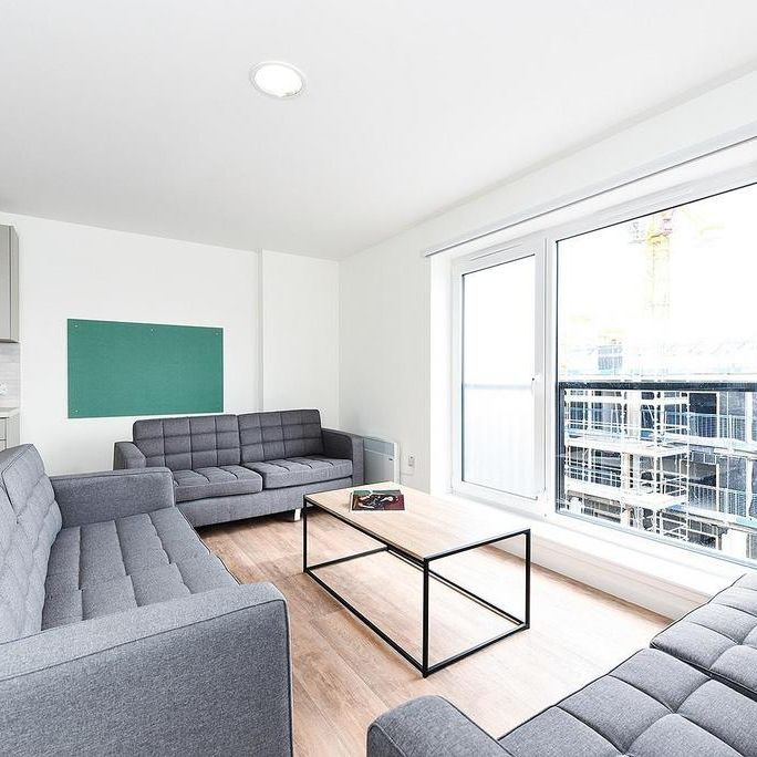 1 bedroom in a flat share to rent - Photo 1