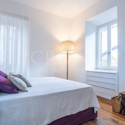 Center-Flaminio: Modern, completely new, fully furnished 2 Bedroom, 2 baths, living room, custom kitchen situated in beautiful Palazzo d'Epoca with doorman and elevator. Bright, silent, parquet floors throughout, air conditioning, pleasant views, near all - Photo 1