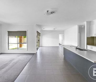 LARGE FOUR BEDROOM FAMILY HOME IN DELACOMBE - Photo 1