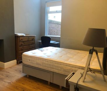 1 bedroom in a house share to rent - Photo 1