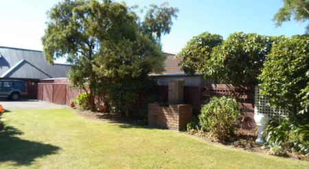Waikanae - 4 Bedrooms - Photo 5
