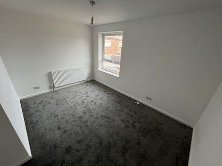 3 bedroom semi-detached house to rent - Photo 4