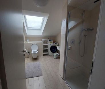 Schöne möblierte 2-Zimmer-Dachgeschosswohnung - Foto 1