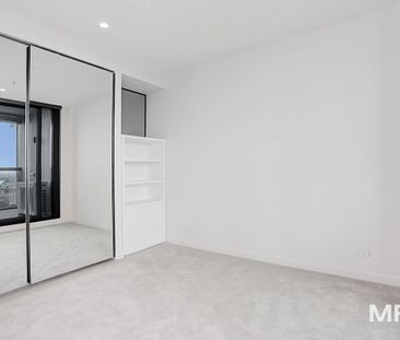 1708/9-23 Mackenzie Street, Melbourne - Photo 2