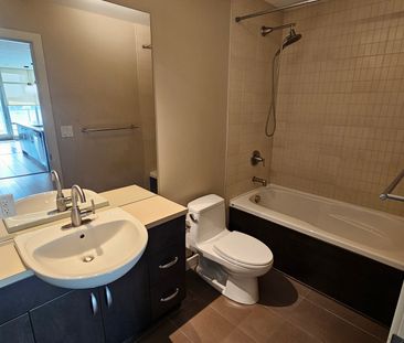 Large, South Facing 2 Bedroom, 2 Bathroom, Underground Parking! - Photo 1