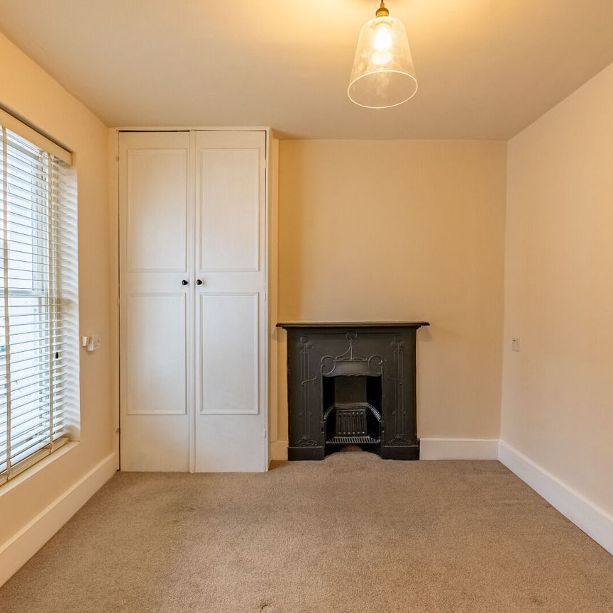 2 bedroom mid terraced property to rent, Available unfurnished from 18/10/2024 - Photo 1