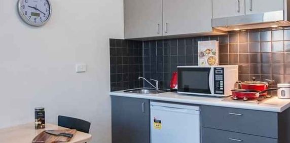 Studio Apartment - Photo 2