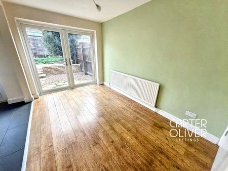 3 bedroom semi-detached house to rent - Photo 3