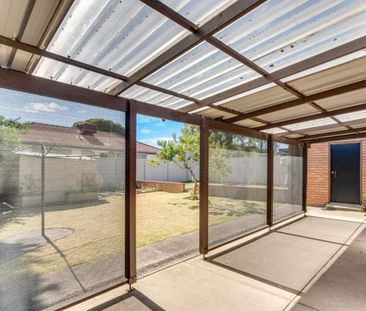 Family Home in Meadow Heights - Photo 3