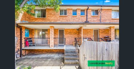 CENTRAL HANDY LOCATION. Lockup Garage. - Photo 2