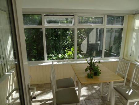 4 bedroom semi-detached house to rent - Photo 2