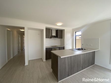 3 Bedroom Home with Ensuite! - Photo 4
