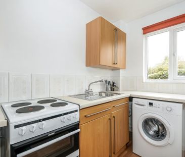 1 bedroom semi-detached house to rent - Photo 5