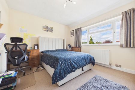 3 bedroom House in Wavell Road, Maidenhead - Photo 4