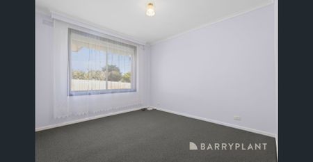 Easy Bayside Living in the Heart of Mordialloc - Photo 2