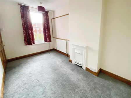 2 bedroom terraced house to rent - Photo 4