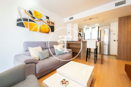 Monthly rental Penthouse with 2 bedrooms, 2 bathrooms, terrace, pool and parking in Hortaleza - Photo 3