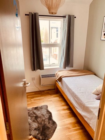 Vicarage Road 92VICR - Room 6 - Photo 3