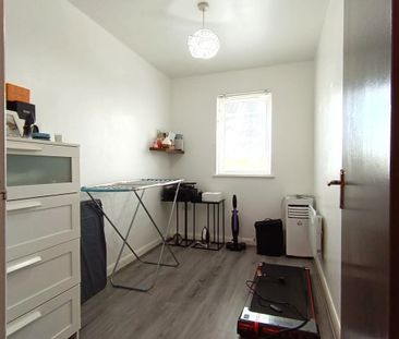 £1,000 PCM, Two Bedroom, Two Bathroom Apartment with Allocated Park... - Photo 4