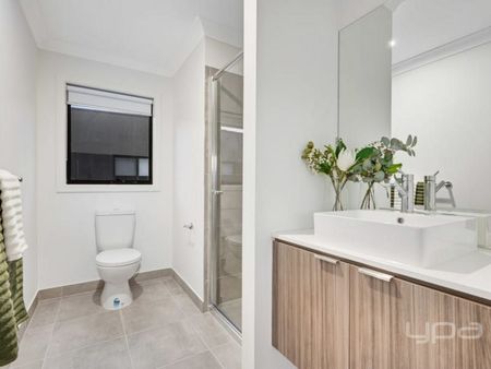 Brand New Street Facing Townhouse! - Photo 3