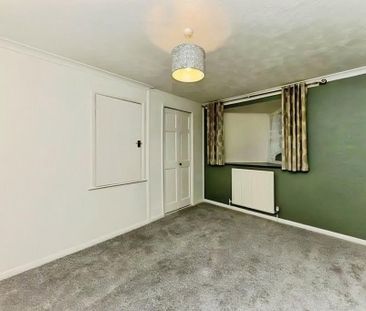 2 bedroom end of terrace house to rent - Photo 4