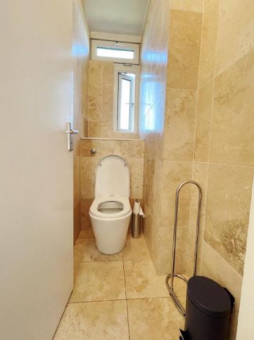 4 bedroom flat share to rent - Photo 4