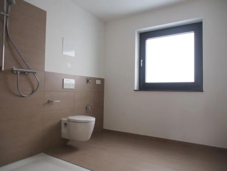 Das Besondere Wohnen. Neuwertige 3-Zimmer-Wohnung mit Tiefgaragenstellplatz und Aufzug - Photo 4