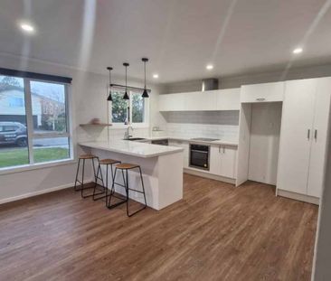 Three bedrooms in Gladstone - Photo 4