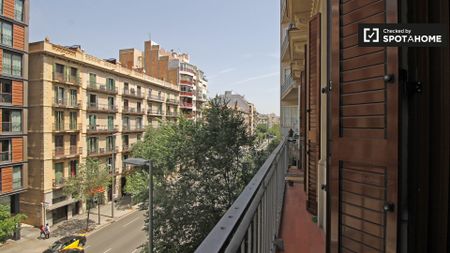 barcelona, Catalonia 08009 - Photo 3