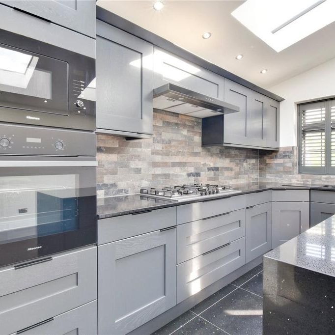 3 bedroom semi-detached house to rent - Photo 1