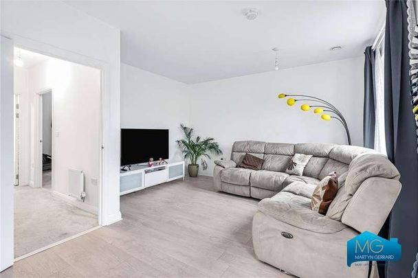 Edgecumbe Avenue, London, NW9 - Photo 1