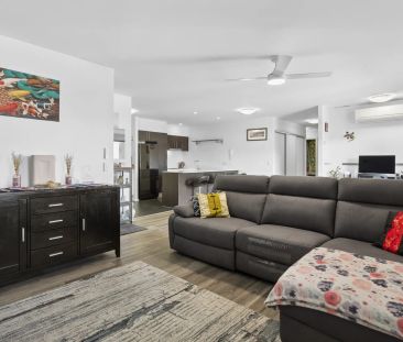 Spacious Apartment with Sweeping Views - Photo 1