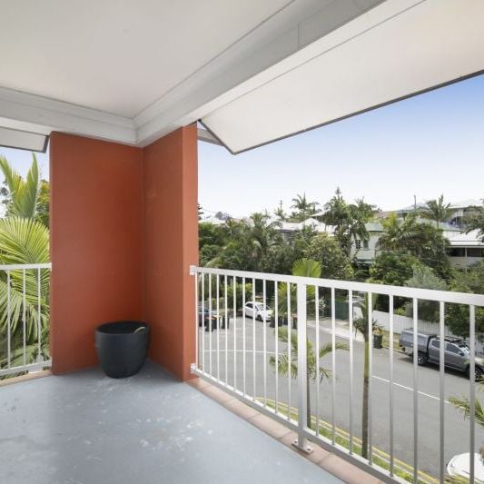 1 Bedroom Unit with Suburban Outlook! - Photo 1
