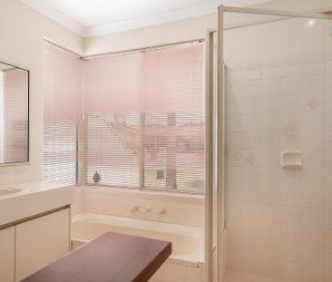 8 Naylor Close - Photo 4