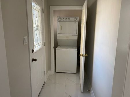 For Lease - 139 Horsham Avenue Unit# Main, Toronto, Ontario - Photo 2