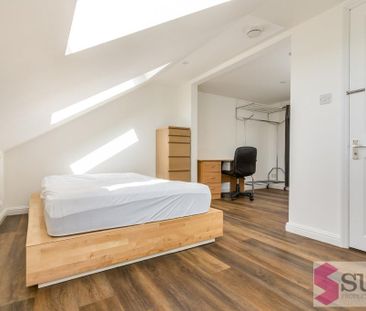 4 bedroom terraced house to rent - Photo 2