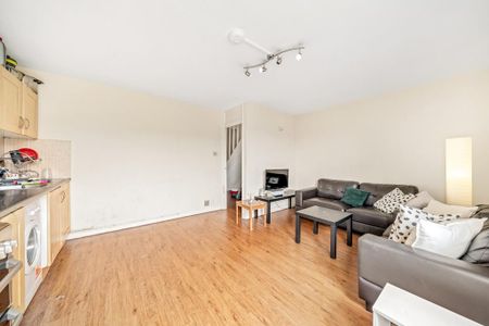 3 bedroom flat to rent - Photo 2